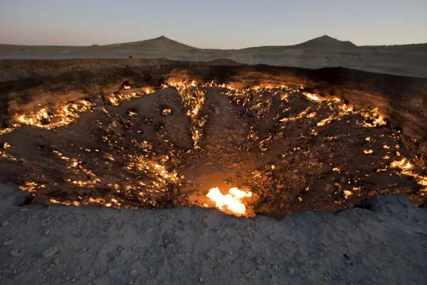 10 impresionantes hoyos en la tierra