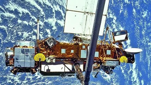 Nadie sabe dónde impactará el satélite que cae sin contro