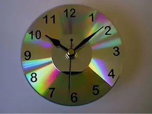 Cómo hacer un reloj con un CD