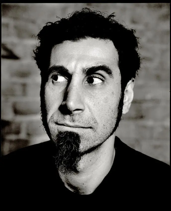 Serj Tankian (SOAD) Habla de la educacion en Chile (twitter)