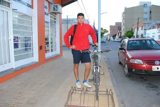300 Km Al Pedo: Facebook lo Hizo