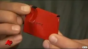 Un teléfono móvil detiene una bala y salva la vida de su d