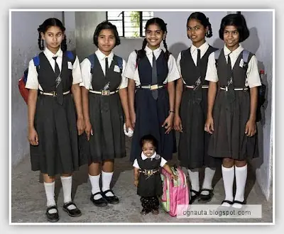 La mujer más pequeña del mundo: Joven orgullosa de su dimi