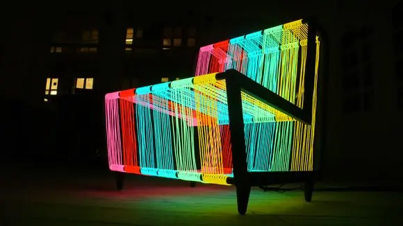 Diseño extraño de una silla , sera comodo?