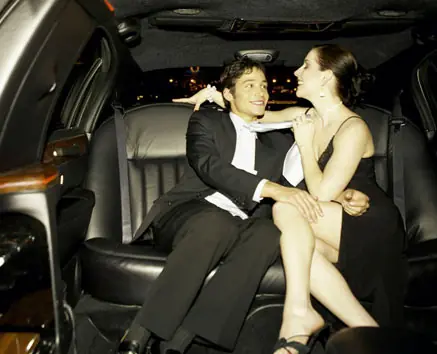 10 formas de hacer el amor en el auto