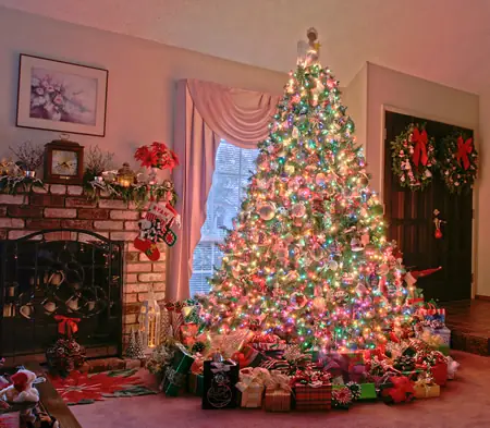 de donde viene la tradicion de armar el arbol de navidad