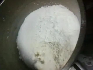 Bombitas Rellenas de Crema Pastelera