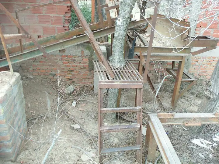 El arbol atravesado.