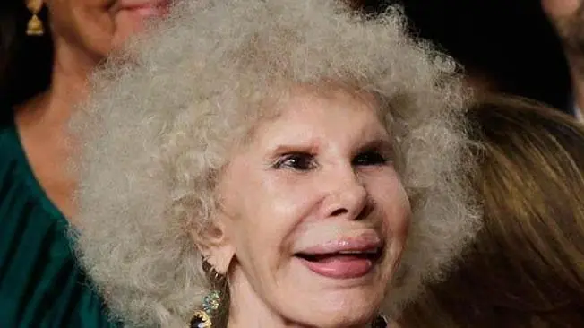 monarquia: la institucion mas ridicula del mundo