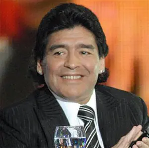 Diego Armando Maradona (Biografia y Trayectoria)
