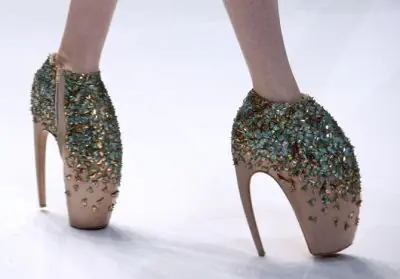 Zapatillas estilo Lady Gaga podrían dañar la salud