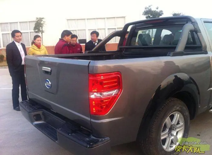 la copia china de la Ford F-150