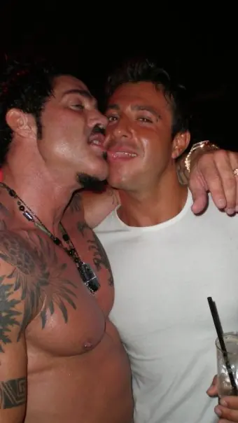 Evidencia de que ricardo fort es gay