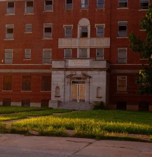 Mira la cámara en vivo de un hospital abandonado en Usa.