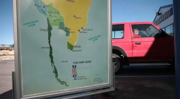 cómo tratan los kelpers a los argentinos