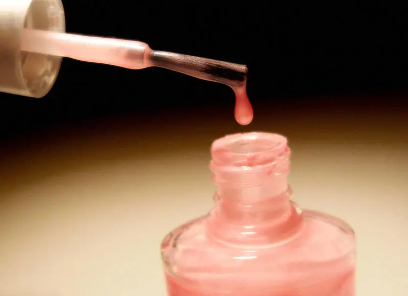 La Historia del Esmalte de Uñas