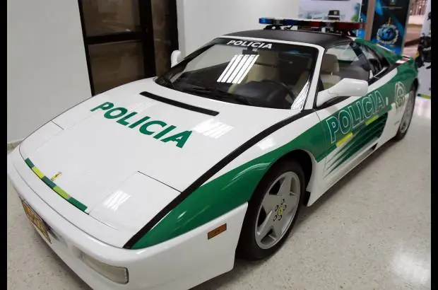 Un Ferrari convertido en patrulla de la Policía