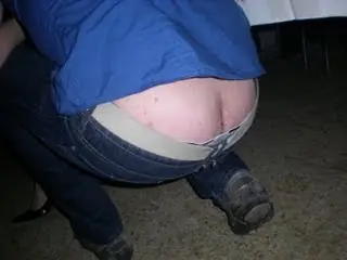 Te agachas y se te ve la raya? entra!