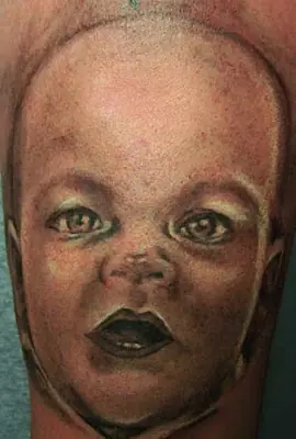 Mira los tatuajes mas horribles de bebes y otros