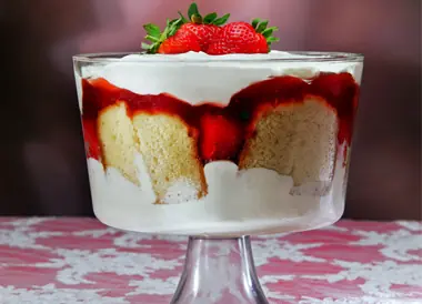 Copa Elegante de Fresas