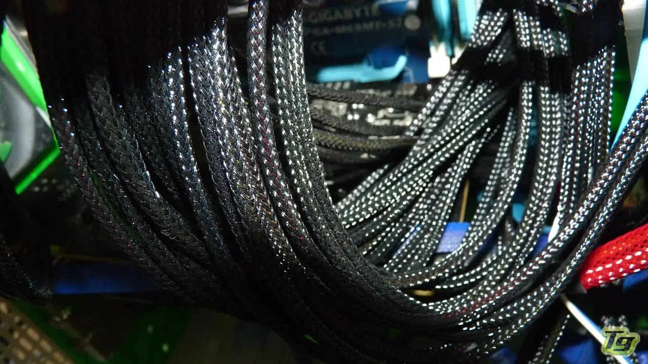 Flexado (Sleeving) de Cables
