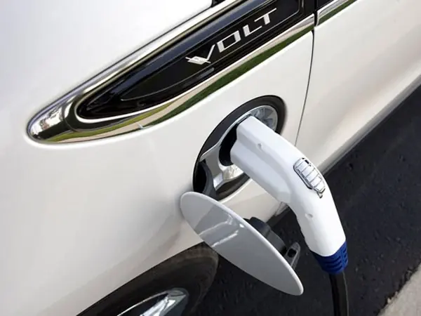 Diferencias entre los autos híbridos y eléctricos