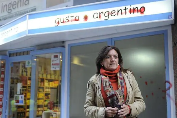 Escracharon a Argentinos que viven en España
