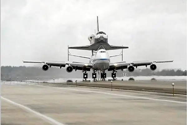 Vuelo final del Discovery que será pieza de museo