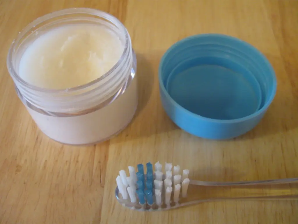 Dentífrico hecho en casa barato