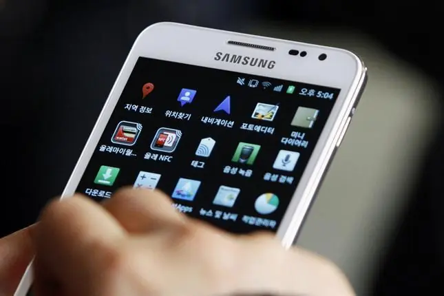 Apple y Samsung solidifican su dominio