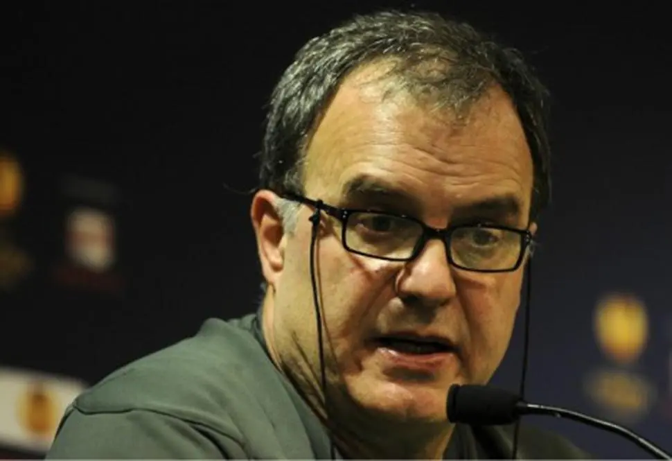 Marcelo Bielsa celebró en España la recuperación de YPF