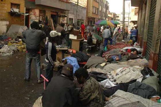 Alcalde quiere uniformar a habitantes de la calle