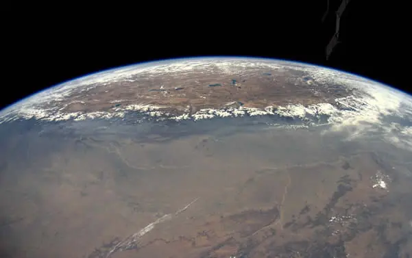 La cima del mundo, astronauta captura una espectacular vista