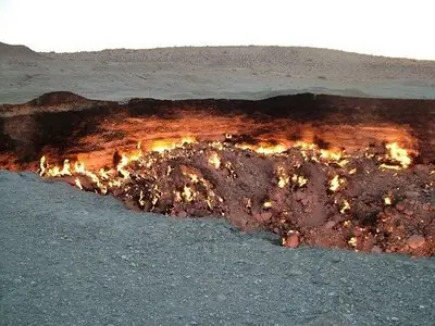¿Sabias que...?La puerta del Infierno esta en un desierto