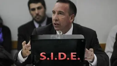 Cómo Sergio Szpolski se nutre de información de la SIDE