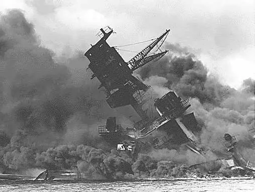 Megapost/Pearl Harbour (imágenes e info)