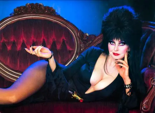 Elvira la dueña de las tinieblas