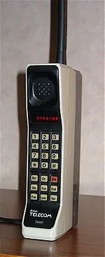 El primer celular de la historia ._.