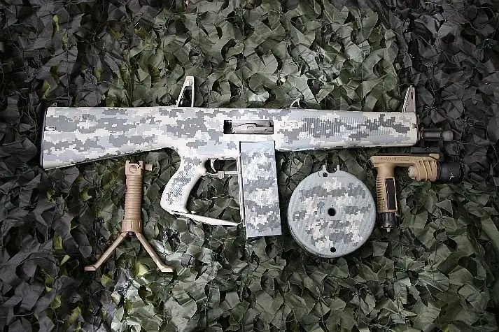 Escopeta automatica AA 12