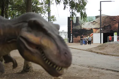 La tierra de los dinosaurios(tecnopolis)