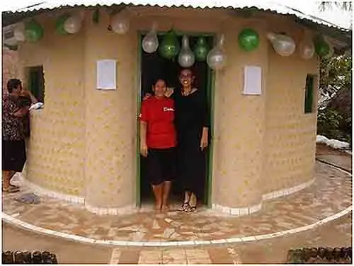 Casas fabricadas con Botellas Plasticas