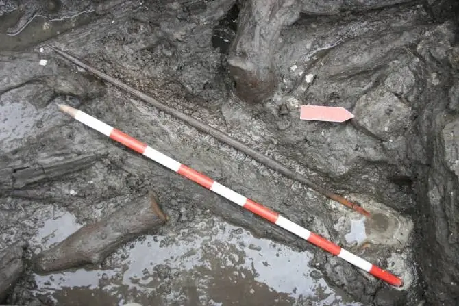 Encuentran el arco neolítico más antiguo de Europa