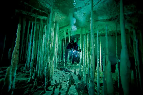 El misterio de las cuevas submarinas