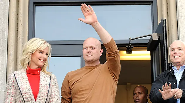 La solución"Abrir fuego a inmigrantes que cruce la fro