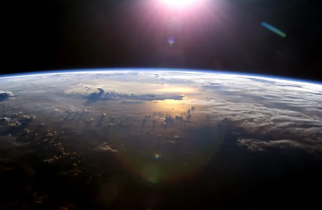 al espacio