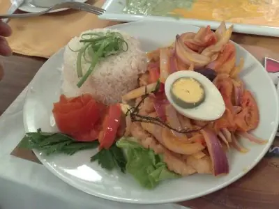 como preparar Pescado a la Chorrillana