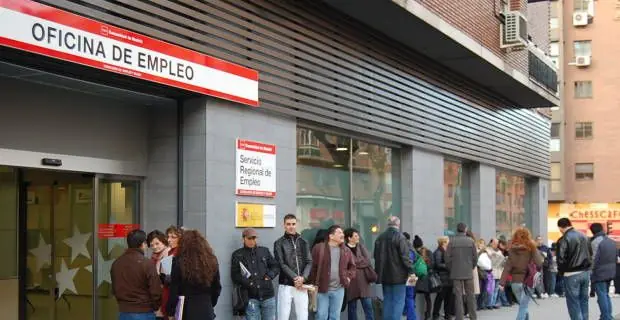 El Gobierno Español eleva a 450 euros la ayuda a desocupado