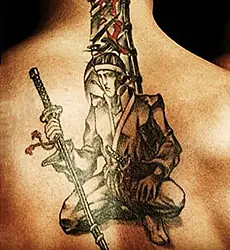 Significado tatuaje gran samurai Fernando Alonso