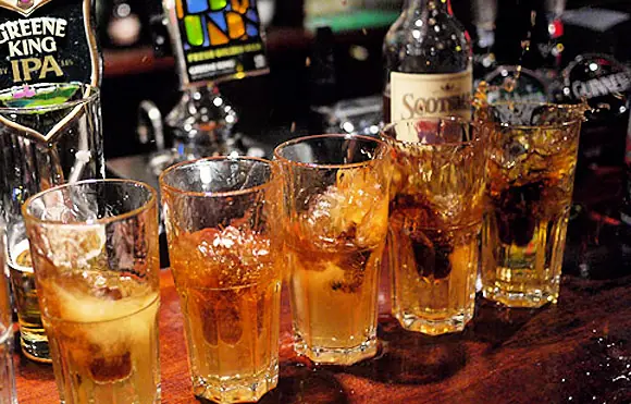 Como preparar un Jagerbomb