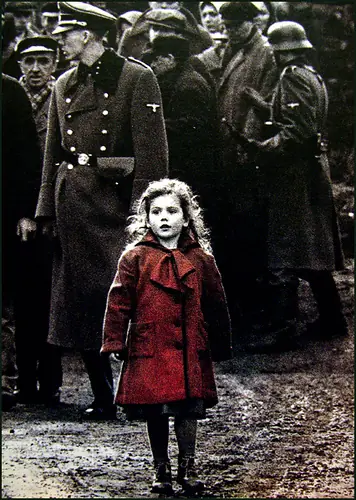 La niña del abrigo rojo